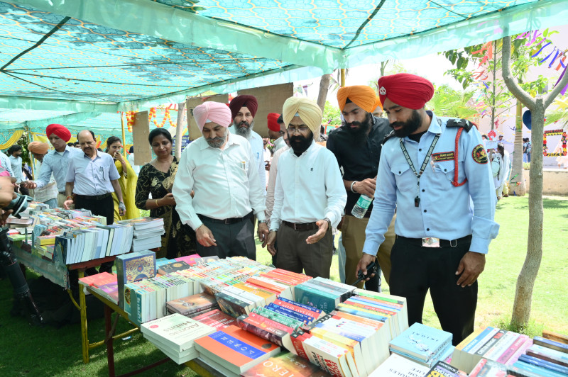 Book Fair 4